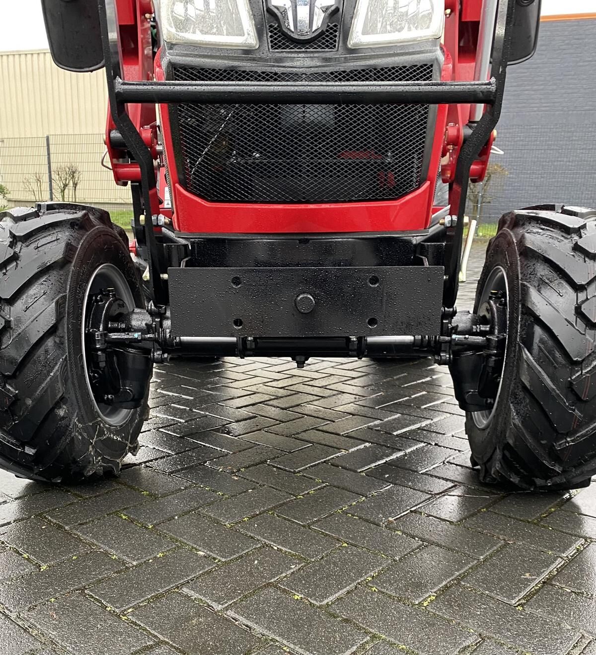 TYM TS 255 M Allrad Traktor mit Frontlader + Schaufel