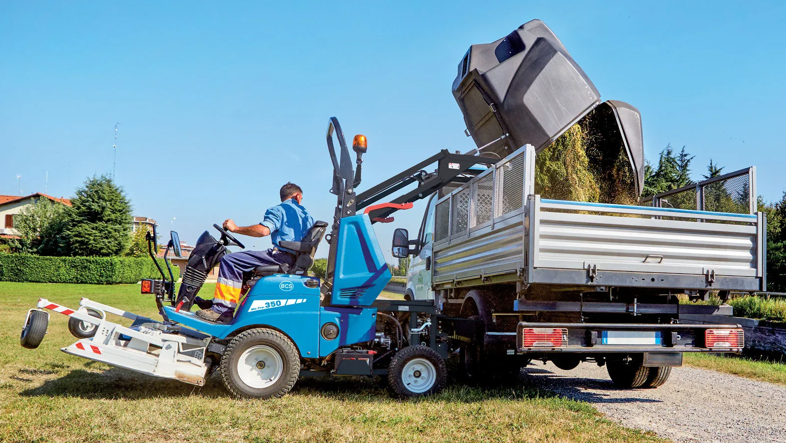 Ma.Tra. 350 Rasenmäher mit Sammelbox, Kabine und Klimaanlage