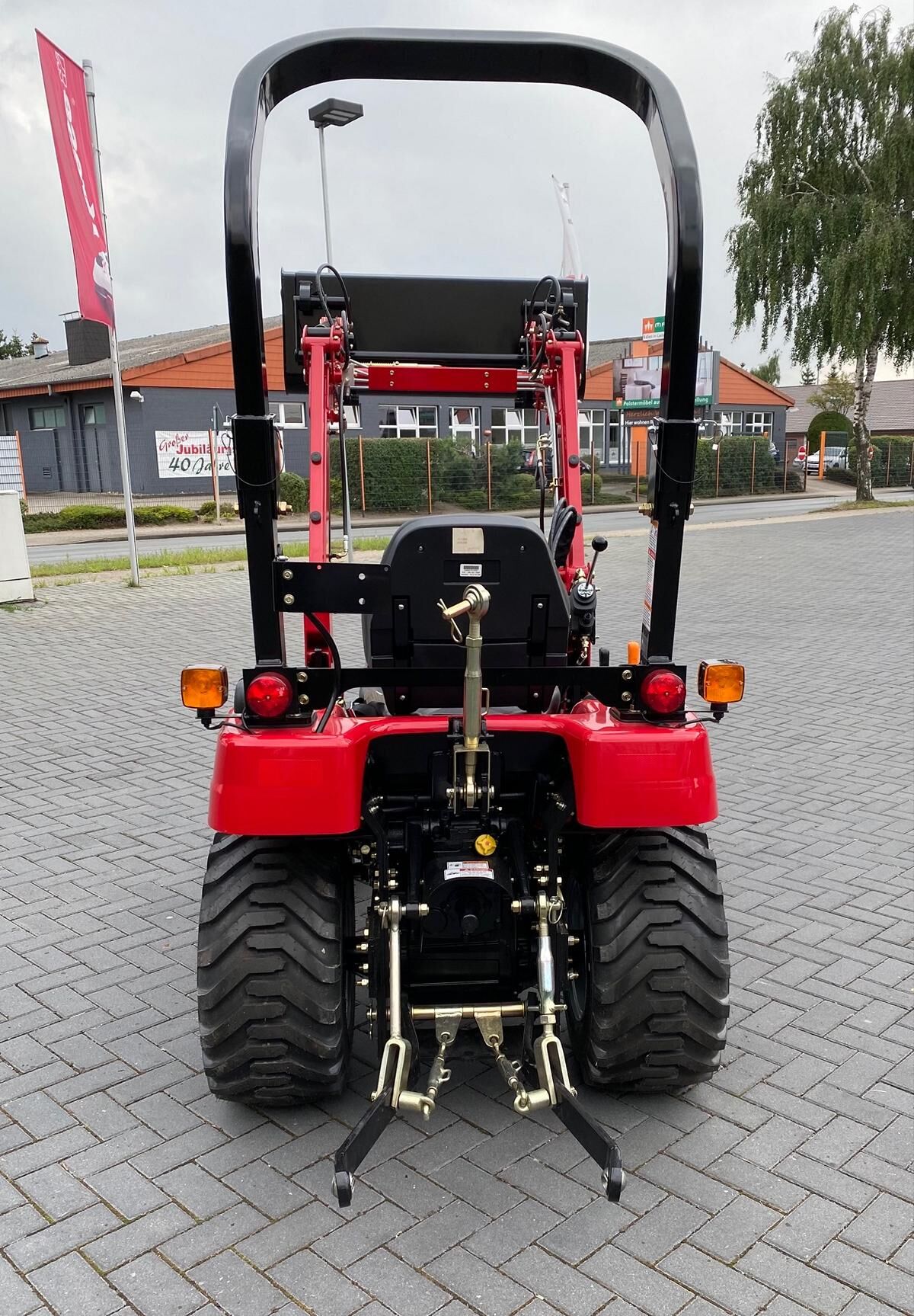TYM T194 Allrad Traktor mit Frontlader + Schaufel + Mähwerk