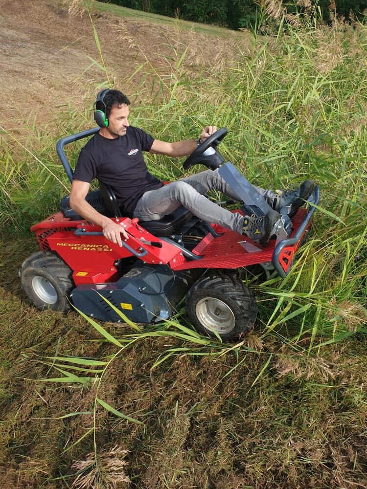 Benassi Schlegelmäher Aufsitzmäher FOX 110 4WD