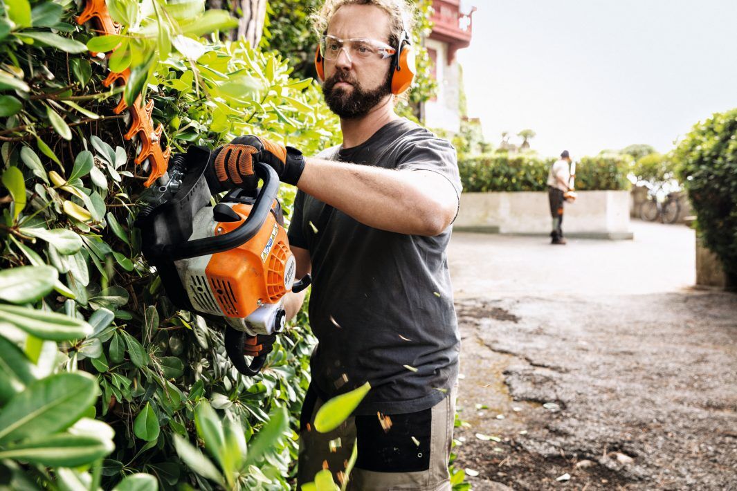 Stihl Benzin-Heckenschere HS 82 T