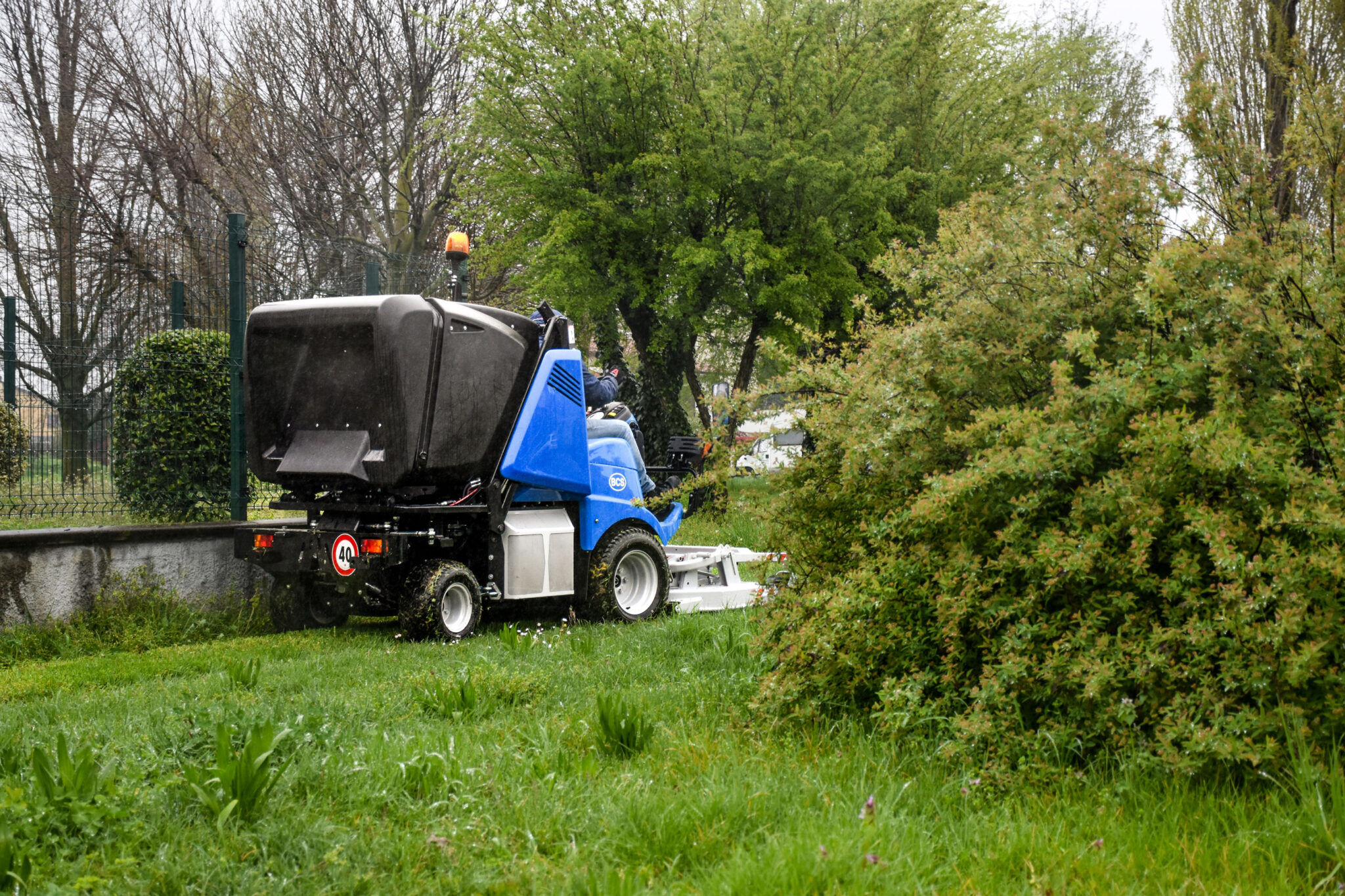 Ma.Tra. 250 Rasenmäher mit Sammelkorb + Kabine + Heizung